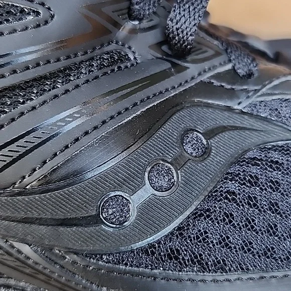 New Saucony Men's Black Athletic Shoes - Picture 10 of 11